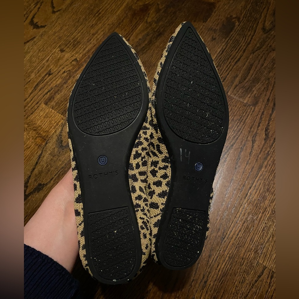 Rothy's- The Point- Leopard Cat Print Pointed Toe Flats in Tan and Black women 9 - Picture 4 of 16